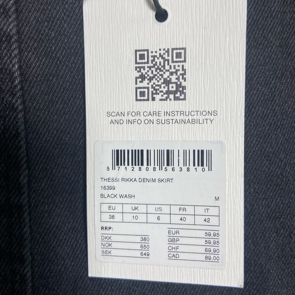 NWT Black Denim Skirt by
NWT) MSCH Size M Seamed Design, Back Zipper Classy - Picture 5 of 10